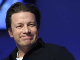 厨师杰米·奥利弗（Jamie Oliver）的儿童书在澳大利亚原住民发出冒犯之声后被撤下